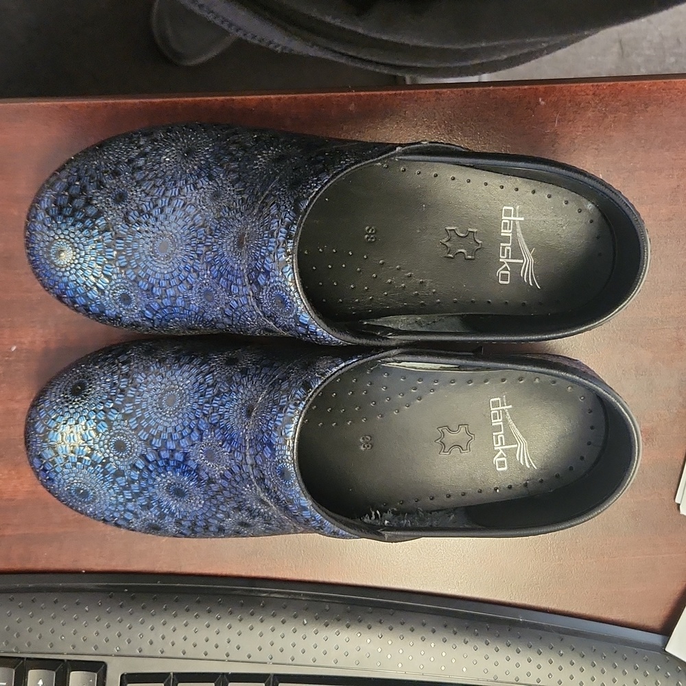 Blue and black medallion size 38 Dansko